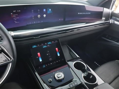 Used 2025 Cadillac Escalade ESV Sport image 27