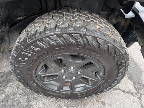 Used 2018 Jeep Wrangler Sport image 33