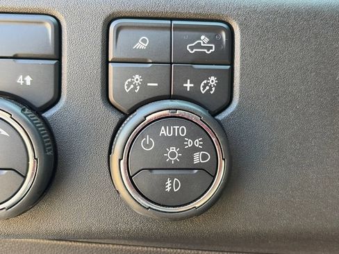Used 2024 Chevrolet Silverado 2500 LT AWD/4WD image 28