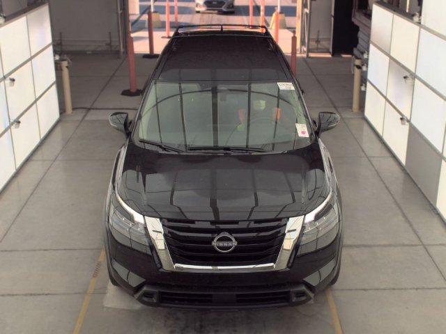 Certified 2025 Nissan Pathfinder SV FWD image 12