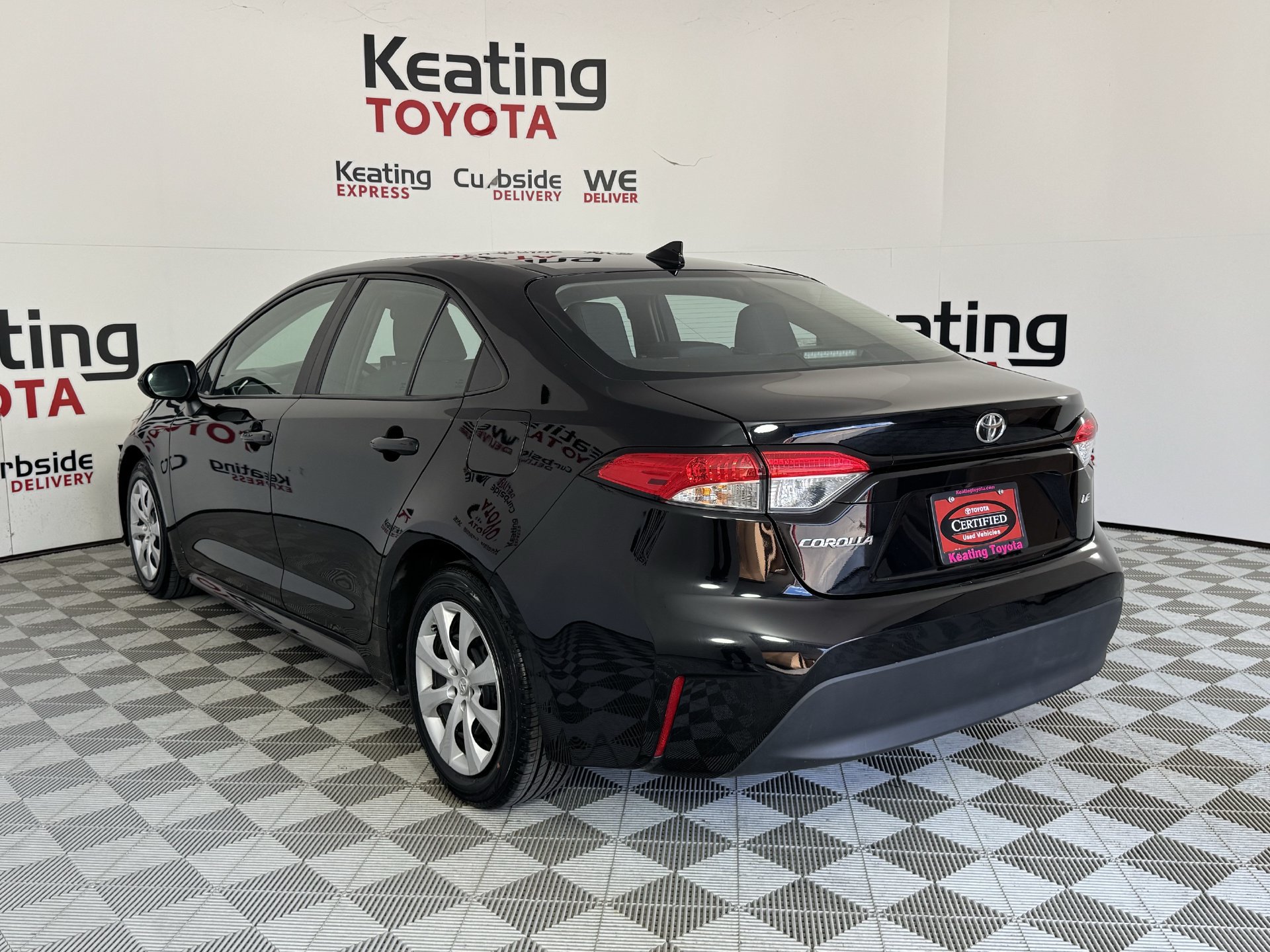 Certified 2025 Toyota Corolla LE FWD image 8