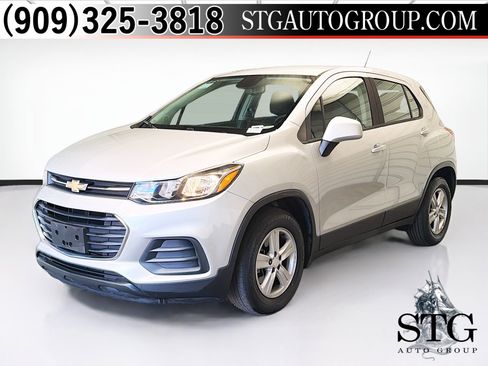 Used 2020 Chevrolet Trax LS w/ LPO, Cargo Package image 1