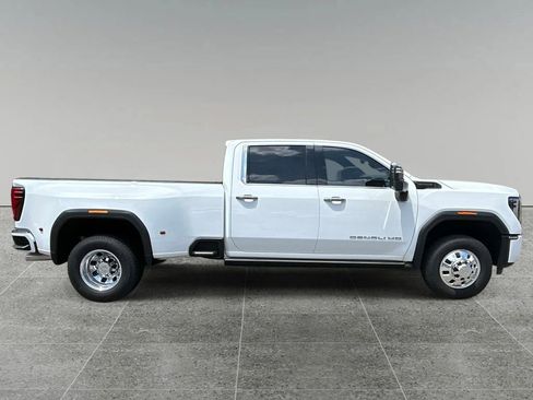Used 2025 GMC Sierra 3500 Denali Ultimate AWD/4WD image 4