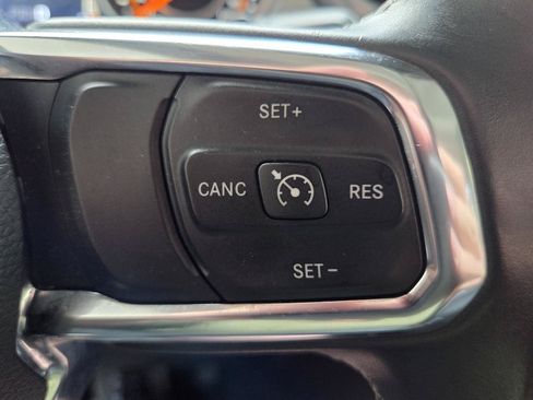 Used 2019 Jeep Wrangler Unlimited Sahara AWD/4WD image 26