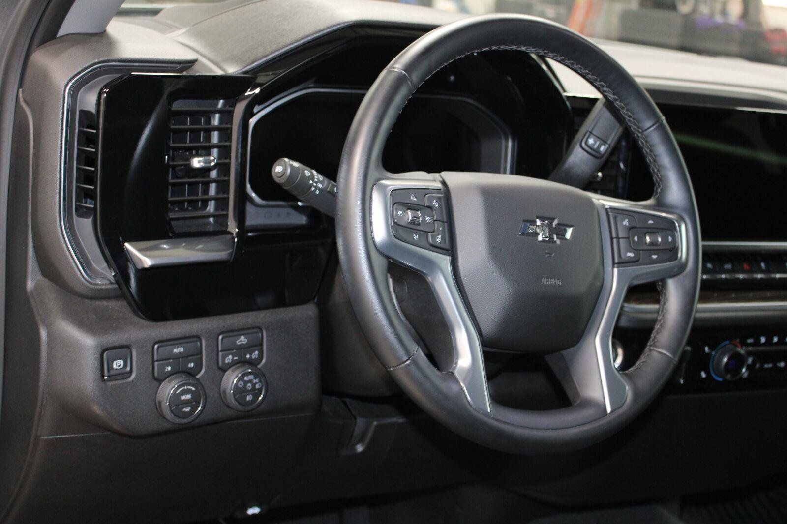 Used 2026 Chevrolet Silverado 1500 RST AWD/4WD image 29