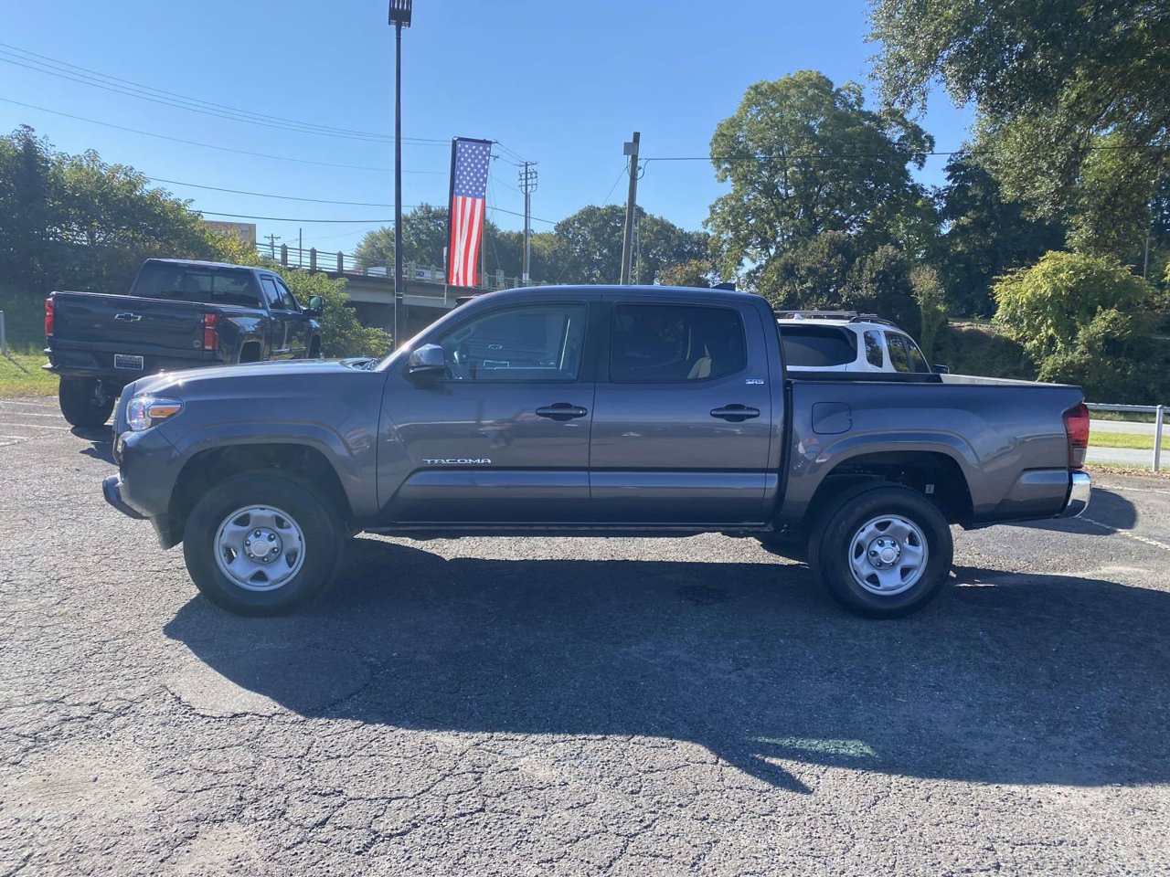 Used 2023 Toyota Tacoma SR5 RWD image 5