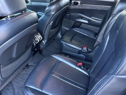 Certified 2023 Kia Sorento EX AWD/4WD image 15