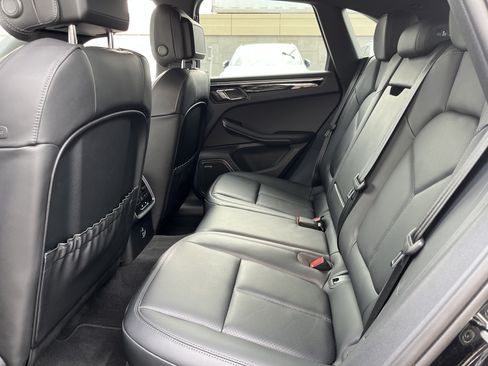 Used 2025 Porsche Macan AWD/4WD image 16