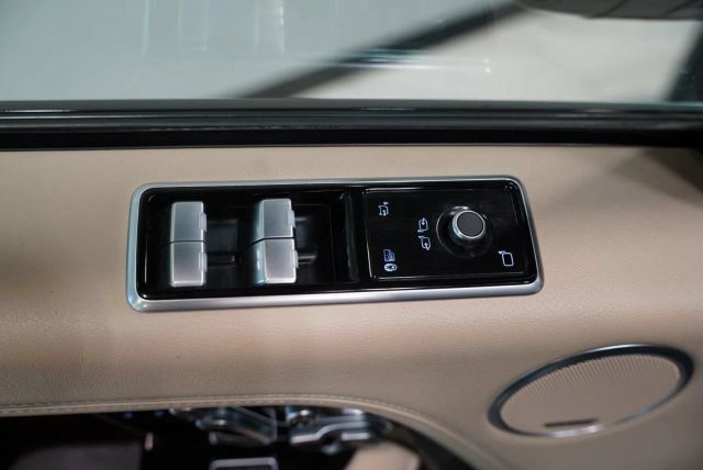 Used 2021 Land Rover Range Rover HSE AWD/4WD image 27