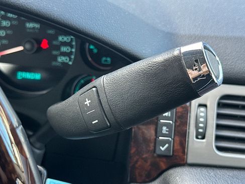 Used 2014 GMC Yukon XL Denali image 27