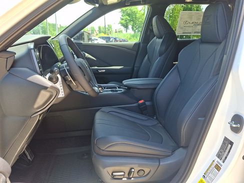 New 2026 Lexus TX 500h AWD image 10