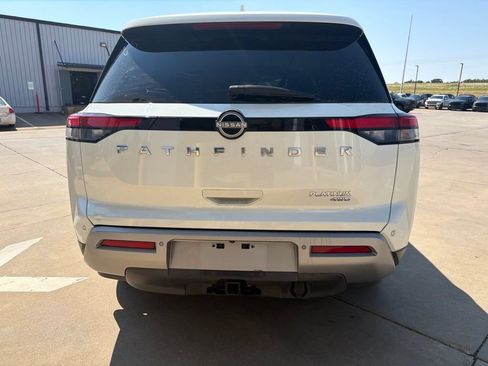 Used 2022 Nissan Pathfinder Platinum w/ Cargo Package AWD/4WD image 4