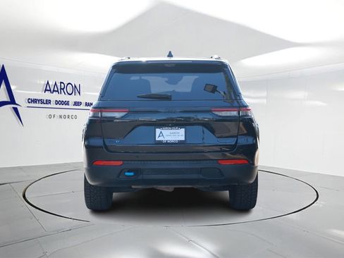 Used 2022 Jeep Grand Cherokee Trailhawk w/ Advanced Protech Group II AWD/4WD image 3