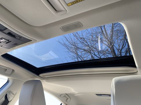 Certified 2025 Lexus ES 300h w/ Luxury Package image 28