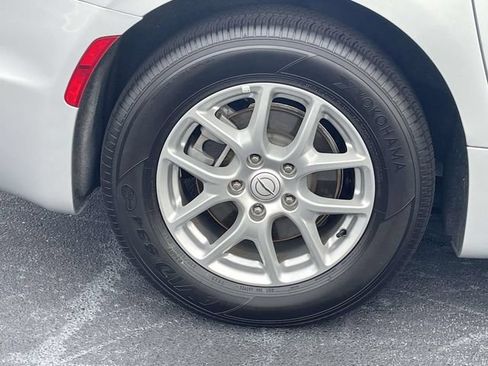 Used 2026 Chrysler Pacifica Select FWD image 9