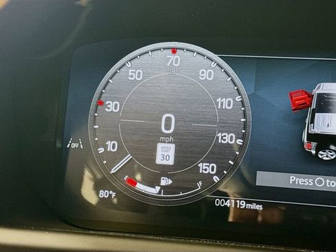 Used 2026 Land Rover Defender 110 X-Dynamic SE image 13