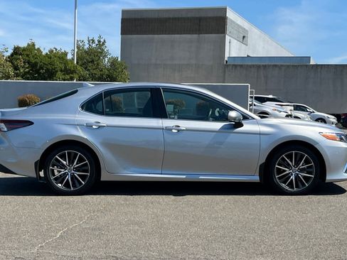 Used 2023 Toyota Camry XLE w/ Navigation Package FWD image 6