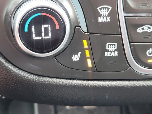 Used 2024 Chevrolet Equinox LT image 16