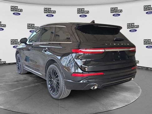 Used 2022 Lincoln Corsair Reserve w/ Luxury Package AWD/4WD image 3