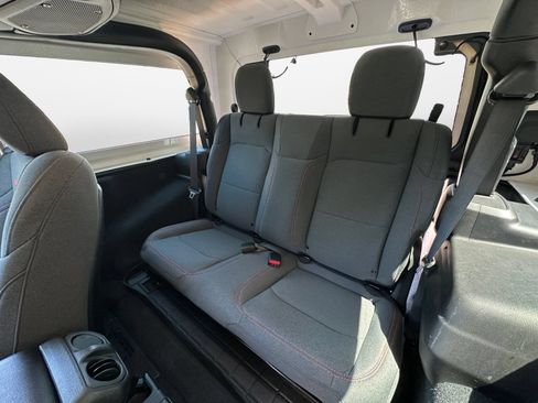 Used 2024 Jeep Wrangler Rubicon AWD/4WD image 13