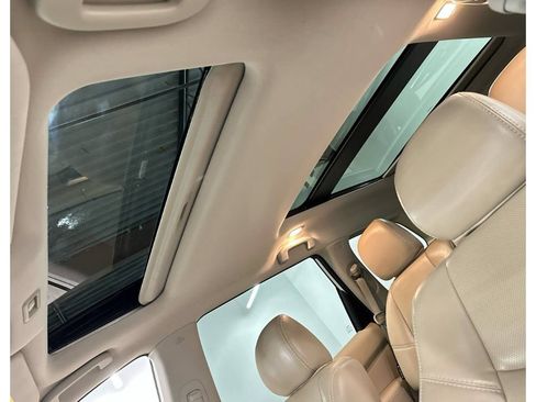 Used 2020 Nissan Pathfinder Platinum FWD image 38