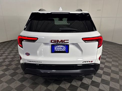 Used 2026 GMC Terrain AT4 AWD/4WD image 8
