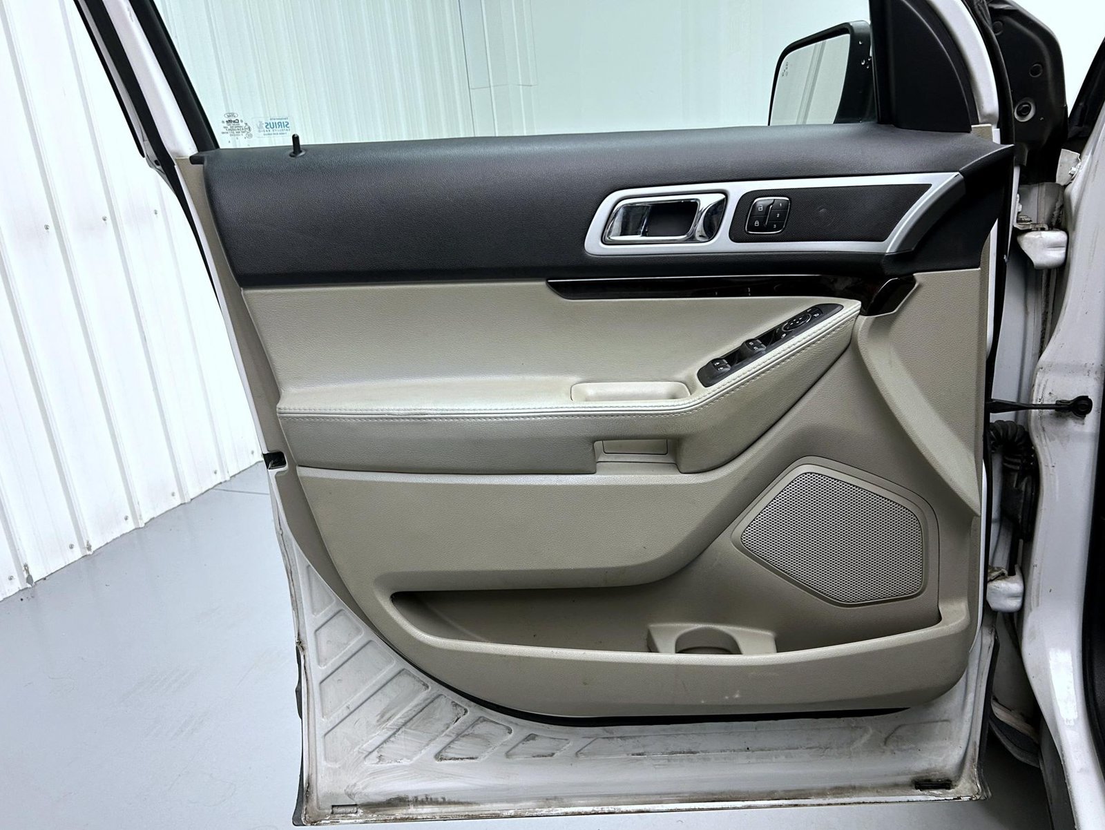Used 2014 Ford Explorer Limited w/ Equipment Group 302A AWD/4WD image 10