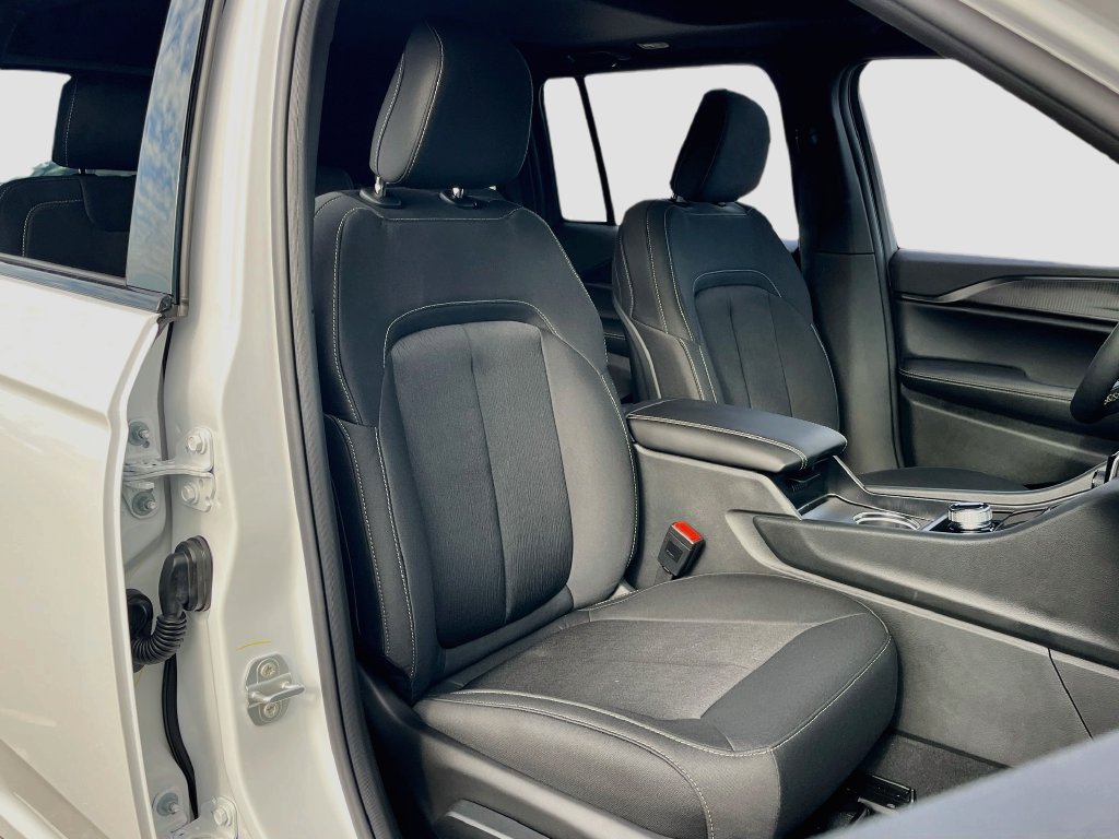 New 2026 Jeep Grand Cherokee Laredo X RWD image 27