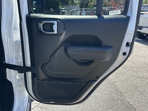 Used 2025 Jeep Wrangler Unlimited Sport AWD/4WD image 17