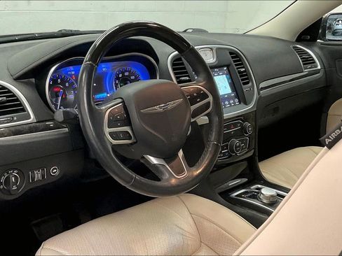 Used 2018 Chrysler 300 Limited w/ Light Group image 13