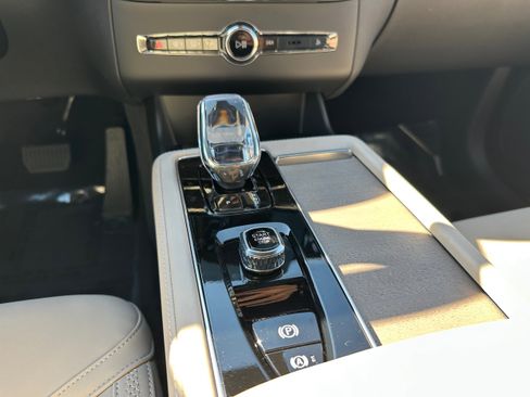 New 2026 Volvo XC90 B6 Plus w/ Protection Package Premier image 15