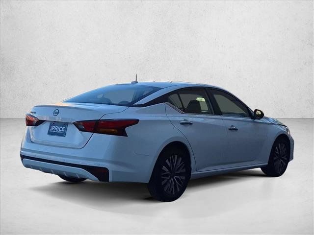 Used 2025 Nissan Altima 2.5 SV FWD image 5