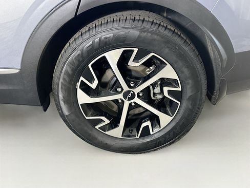 Used 2024 Kia Sportage EX image 11
