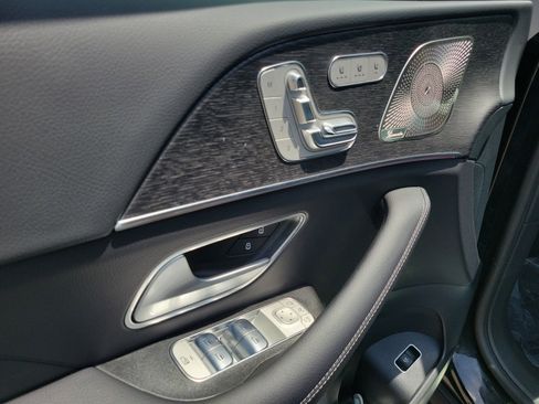 New 2026 Mercedes-Benz GLS 580 4MATIC image 18