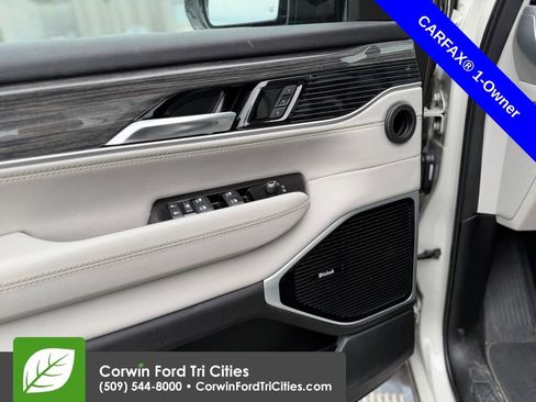 Used 2022 Jeep Wagoneer Series III w/ Premium Group I image 11