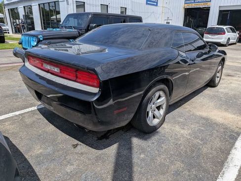 Used 2012 Dodge Challenger SXT RWD image 5
