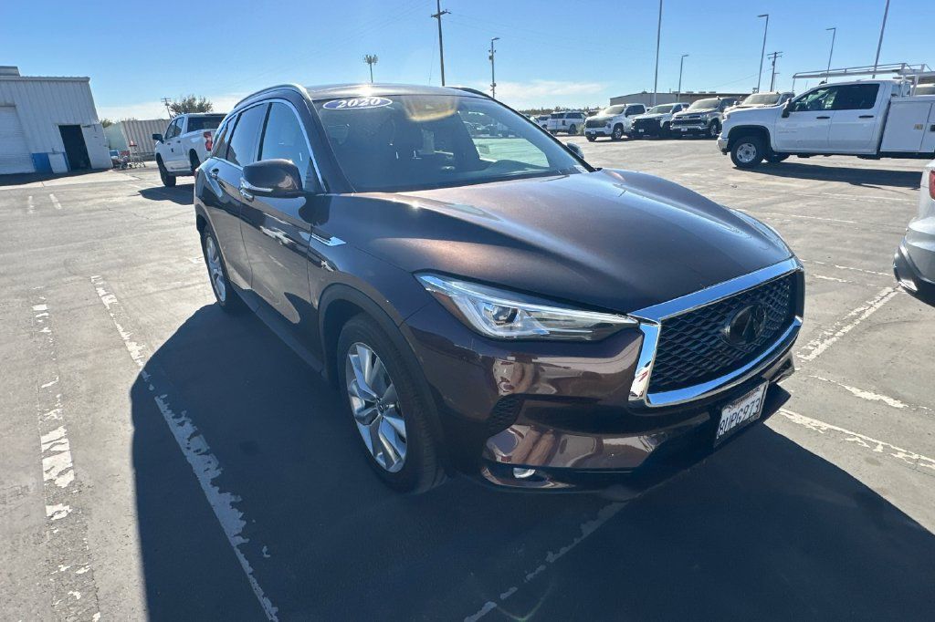 Used 2020 INFINITI QX50 Luxe w/ Navigation Package FWD image 2