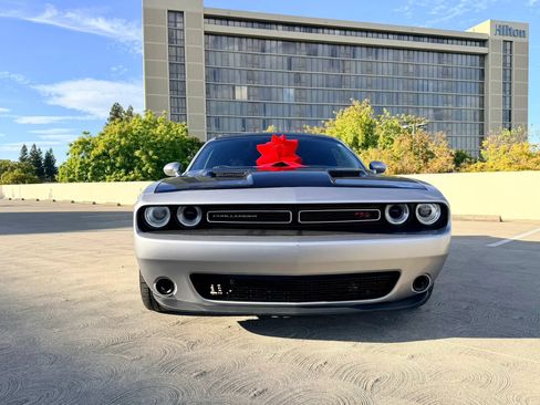 Used 2015 Dodge Challenger R/T w/ Quick Order Package 28B R/T RWD image 19