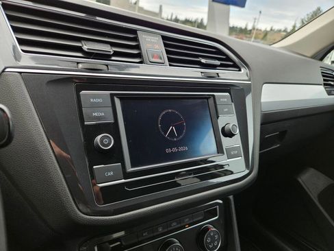 Used 2018 Volkswagen Tiguan S image 29