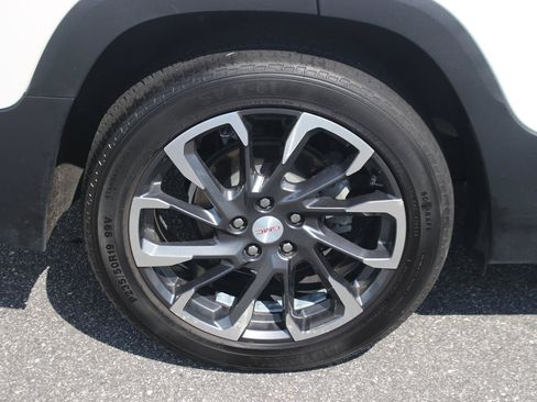 Used 2022 GMC Terrain SLT w/ Infotainment Package II FWD image 40