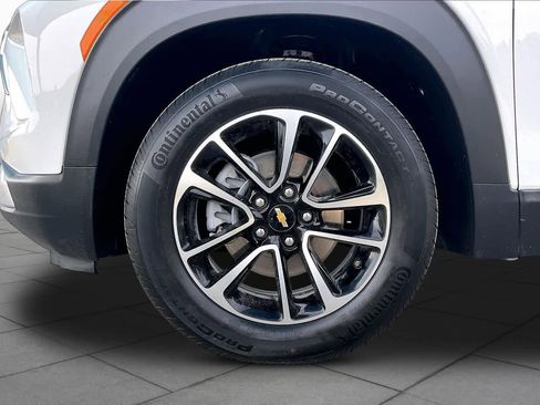 Used 2025 Chevrolet TrailBlazer LT FWD image 11
