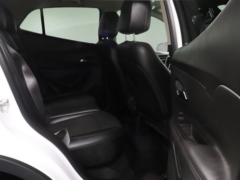 Used 2019 Buick Encore Sport Touring AWD/4WD image 17