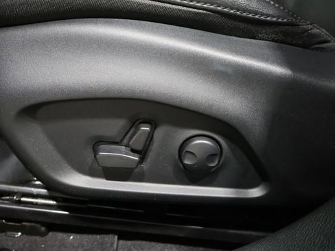 Used 2023 Jeep Compass Latitude image 12