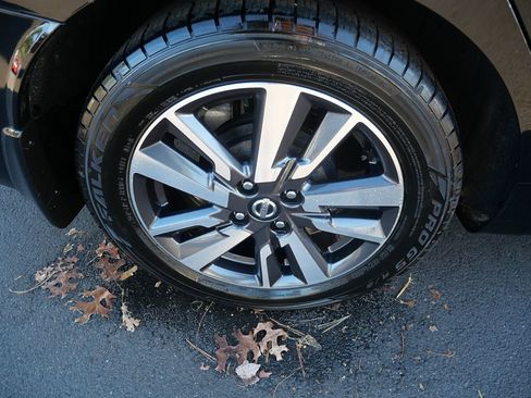 Used 2021 Nissan Versa SV image 33