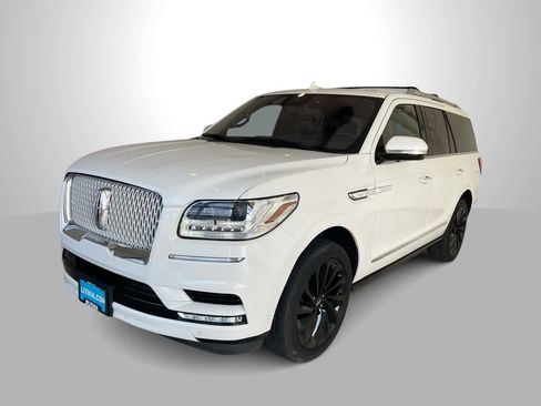Used 2020 Lincoln Navigator Reserve w/ Equipment Group 208A Reserve AWD/4WD image 2