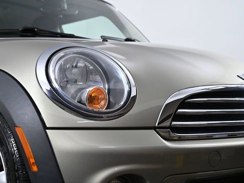 Used 2011 MINI Cooper Hardtop image 5