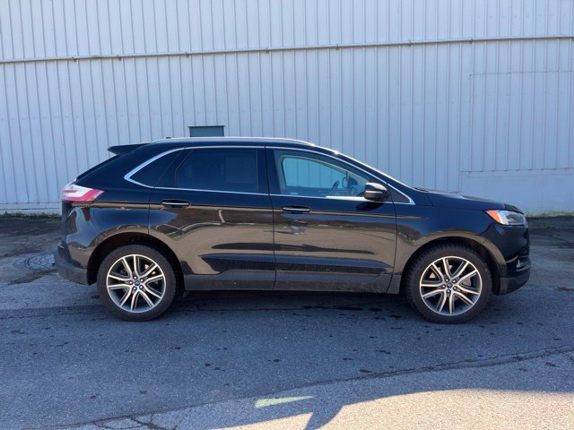 Used 2022 Ford Edge Titanium w/ Equipment Group 301A AWD/4WD image 3