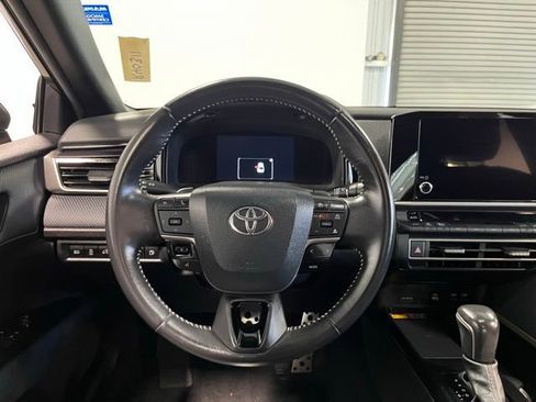 Used 2025 Toyota Camry SE FWD image 20