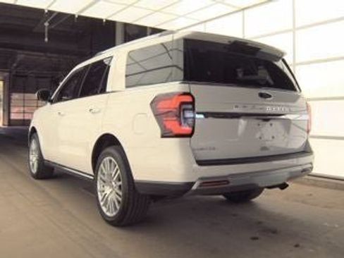 Used 2024 Ford Expedition Limited AWD/4WD image 10
