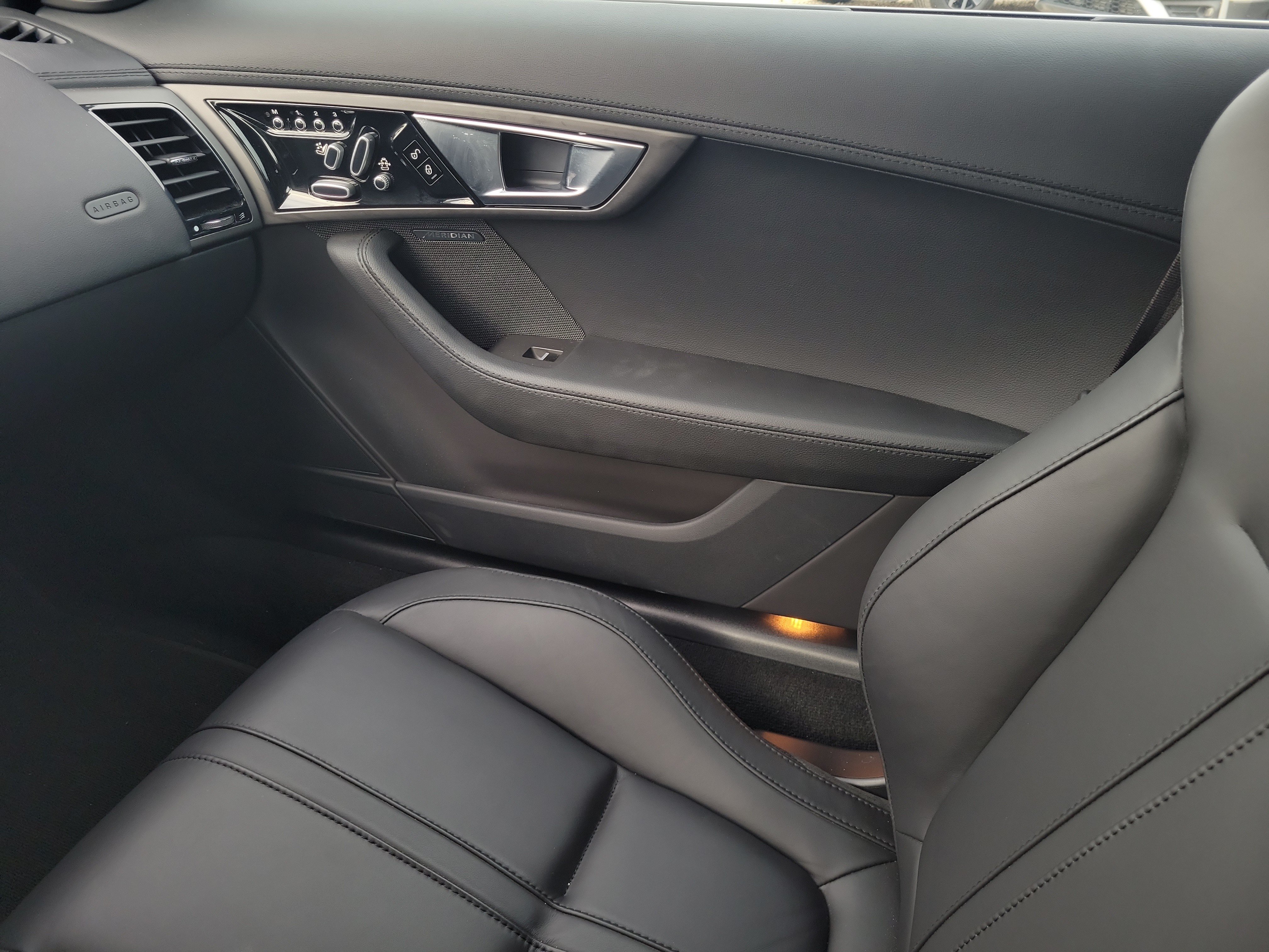 Used 2014 Jaguar F-TYPE Convertible RWD image 21